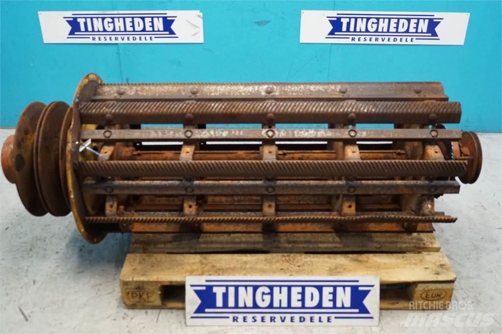 Laverda 3790 Combine Attachments
