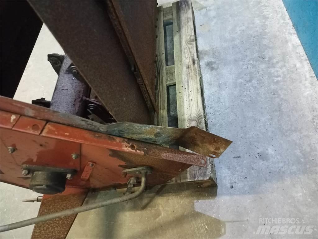 Laverda 521 Combine Attachments