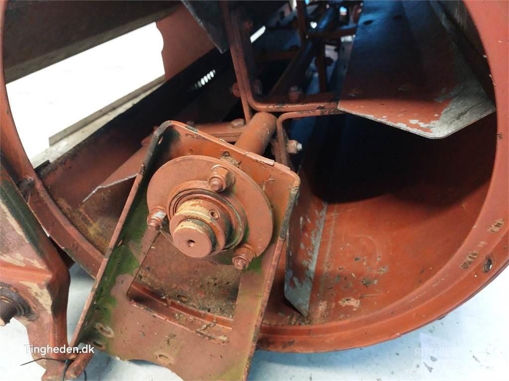 Laverda 627 Sand And Salt Spreaders
