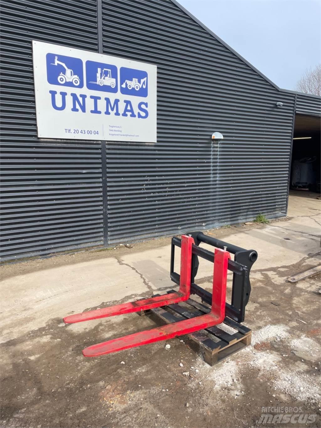 Manitou 5000kg Forks