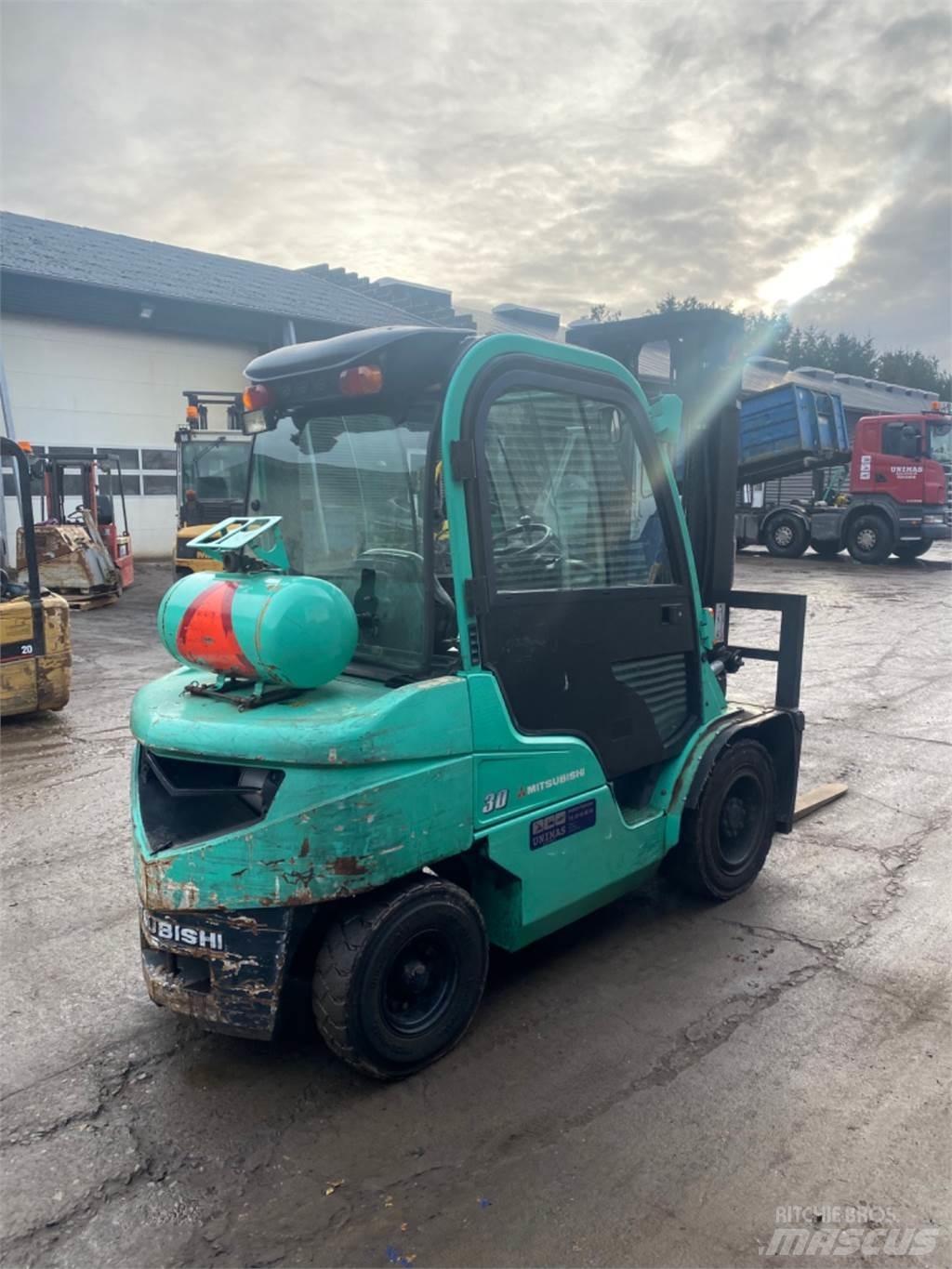 Mitsubishi FG30 LPG trucks