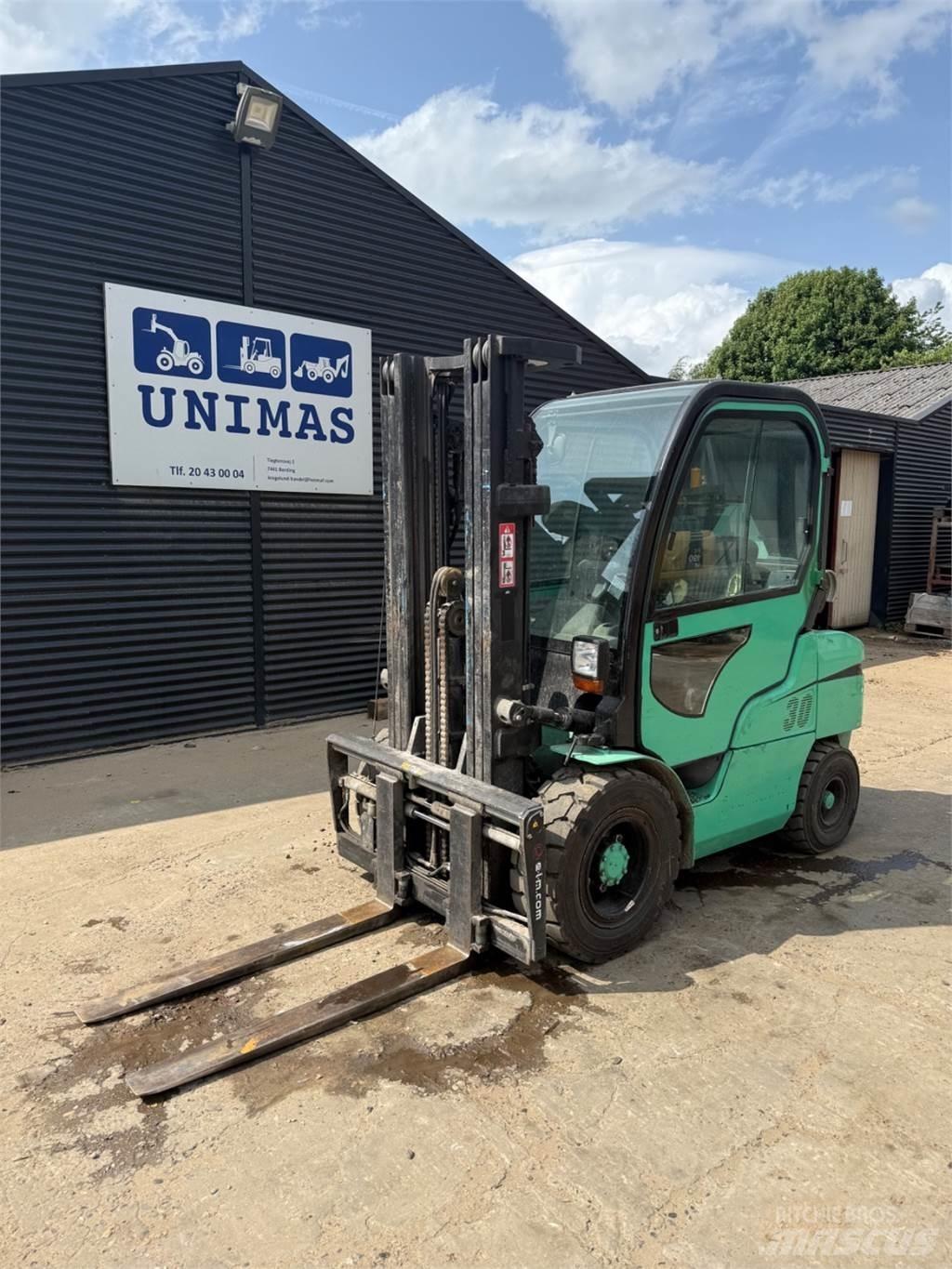 Mitsubishi FG30 LPG trucks