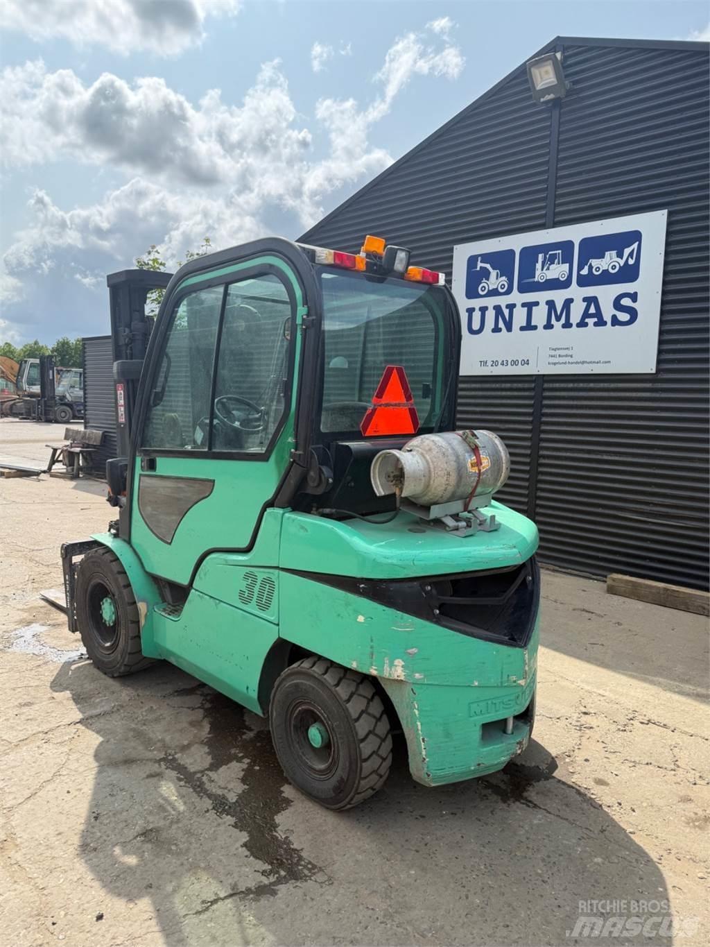Mitsubishi FG30 LPG trucks