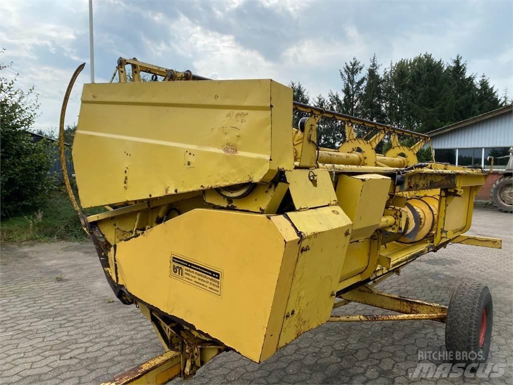 New Holland 15 Combine Attachments