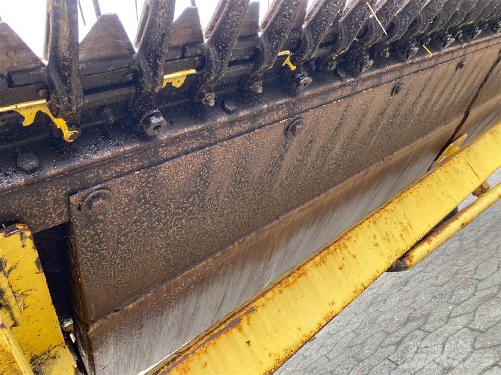New Holland 15 Combine Attachments