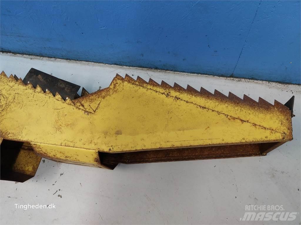 New Holland 1530 Combine Attachments