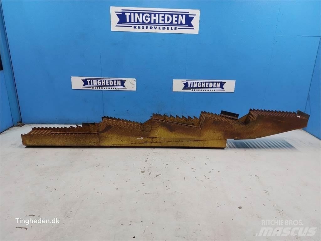 New Holland 1530 Combine Attachments