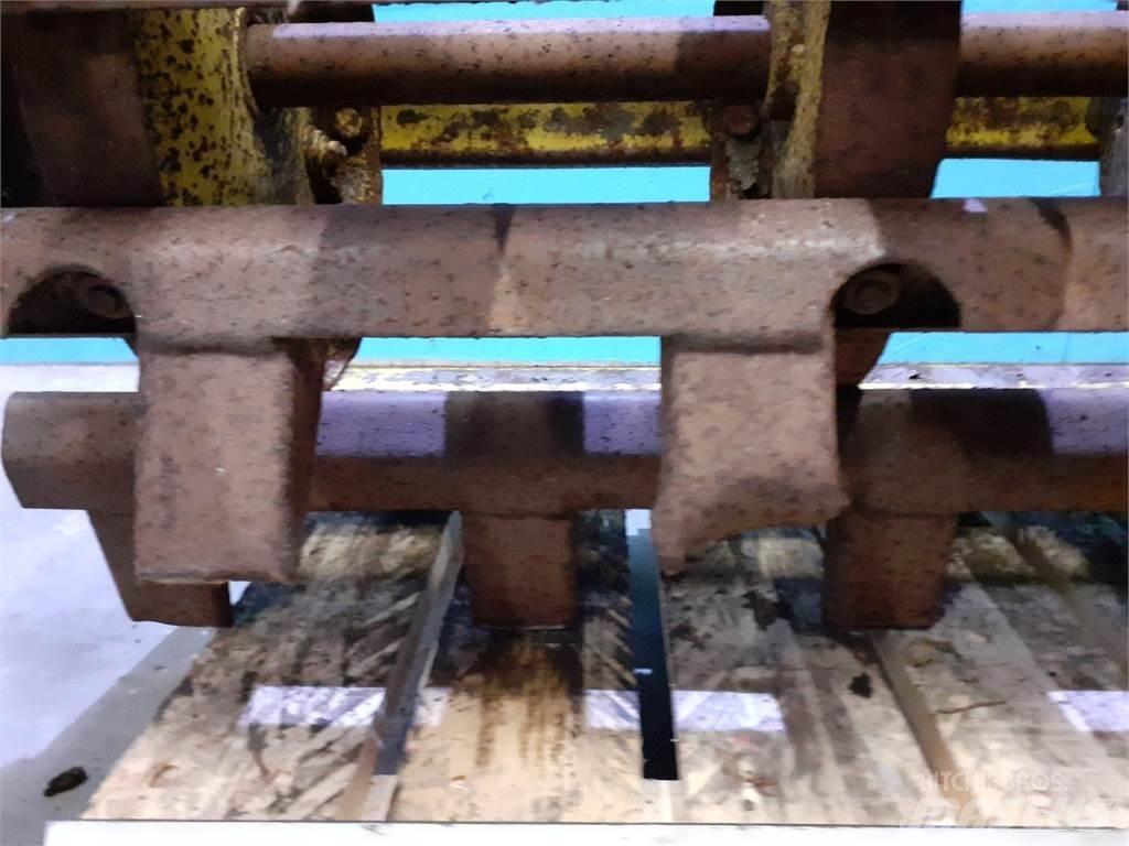 New Holland 1540 Combine Attachments