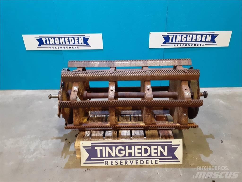 New Holland 1540 Combine Attachments