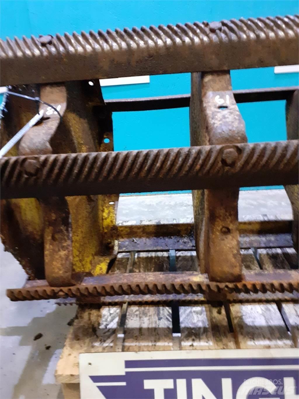 New Holland 1540 Combine Attachments