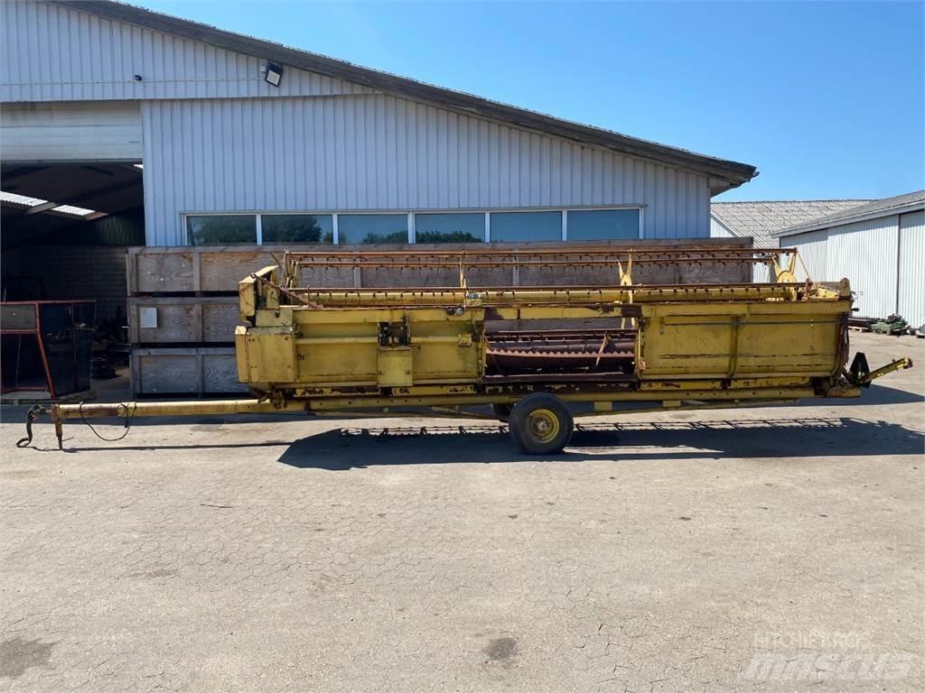 New Holland 20 Combine Attachments