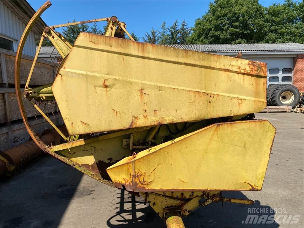New Holland 20 Combine Attachments