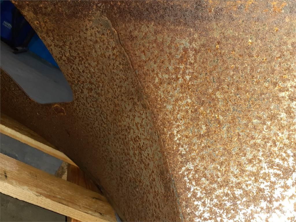 New Holland 8060 Combine Attachments