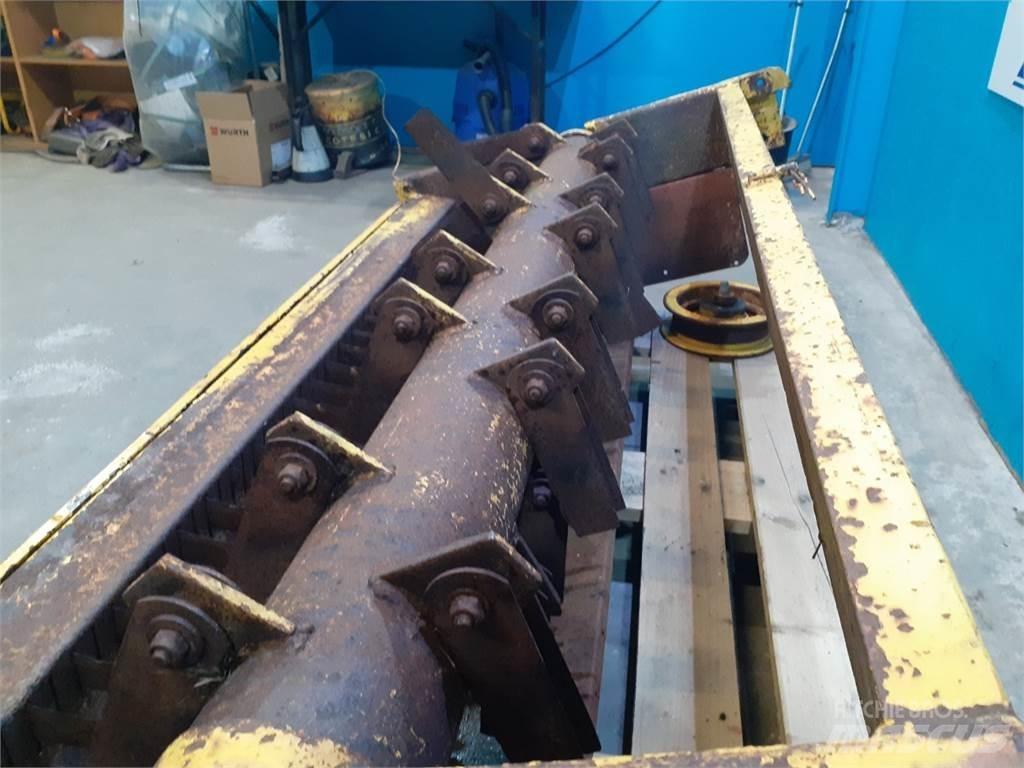 New Holland 8060 Combine Attachments