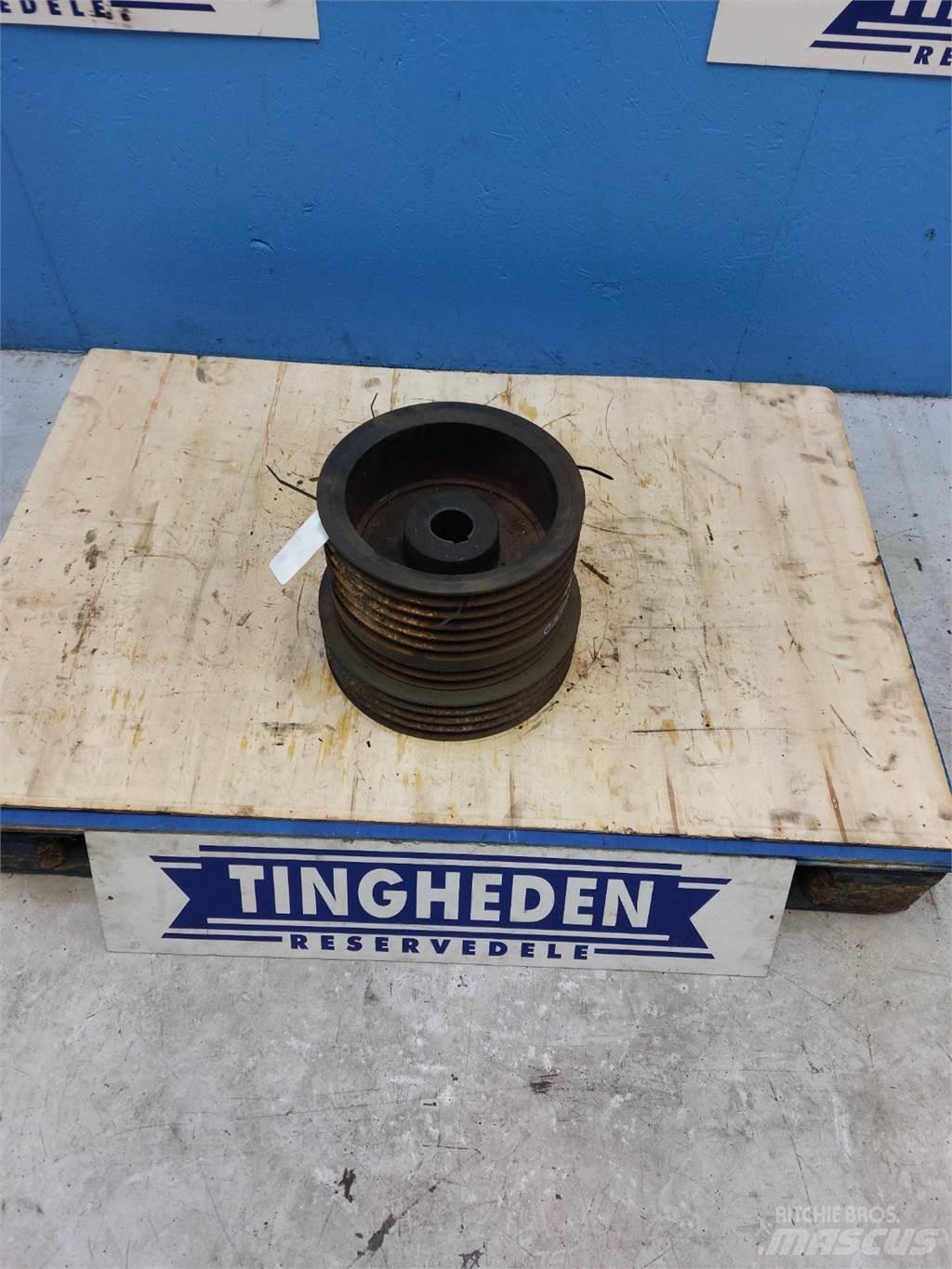 New Holland 8060 Farm Equipment - Others