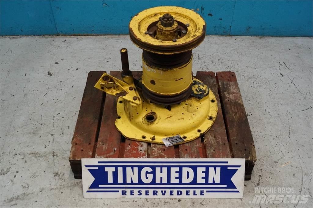 New Holland 8070 Farm Equipment - Others
