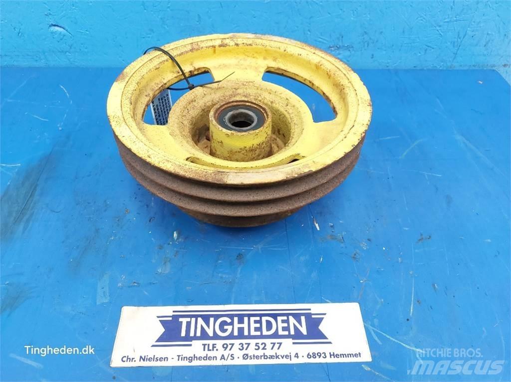 New Holland 8080 Farm Equipment - Others