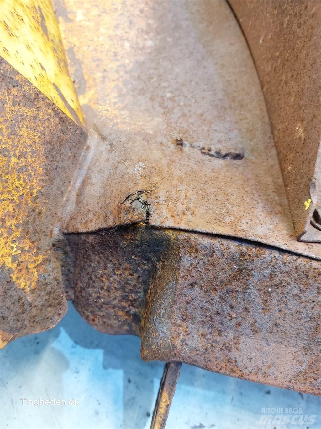 New Holland 8080 Combine Attachments