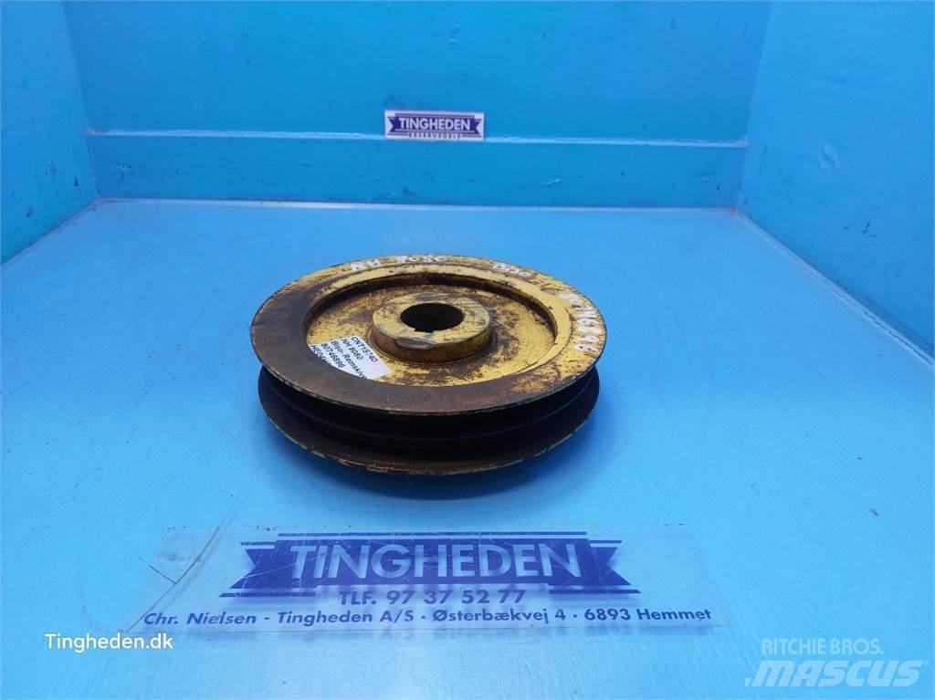 New Holland 8080 Farm Equipment - Others