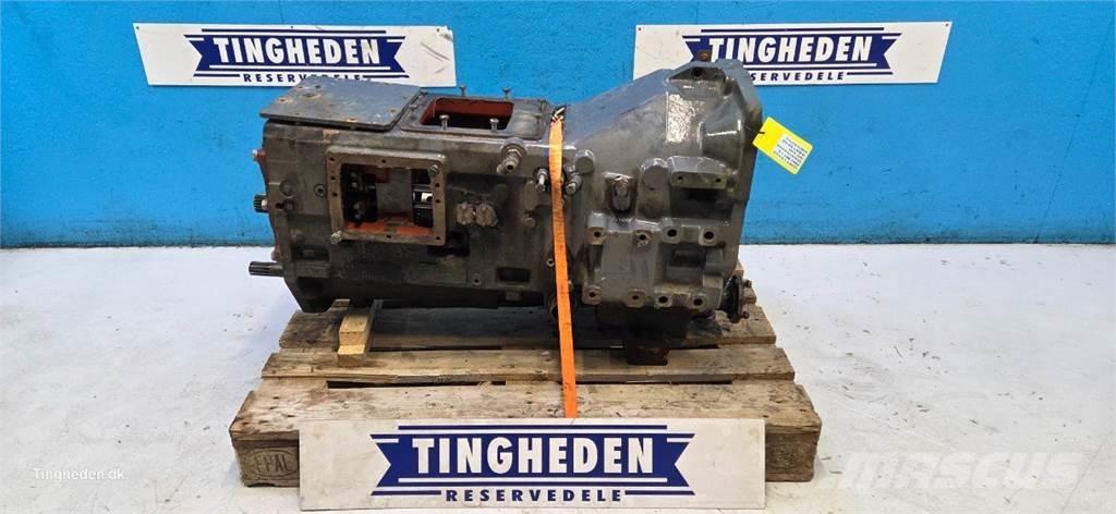 New Holland M115 Transmission