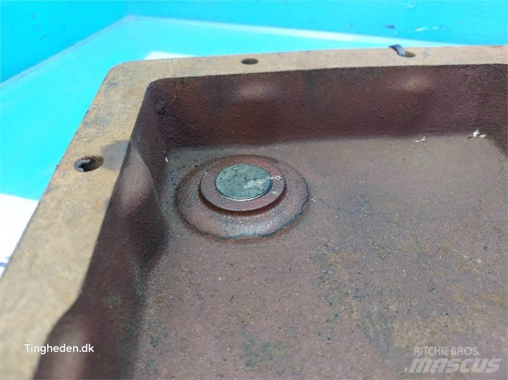 New Holland M160 Transmission