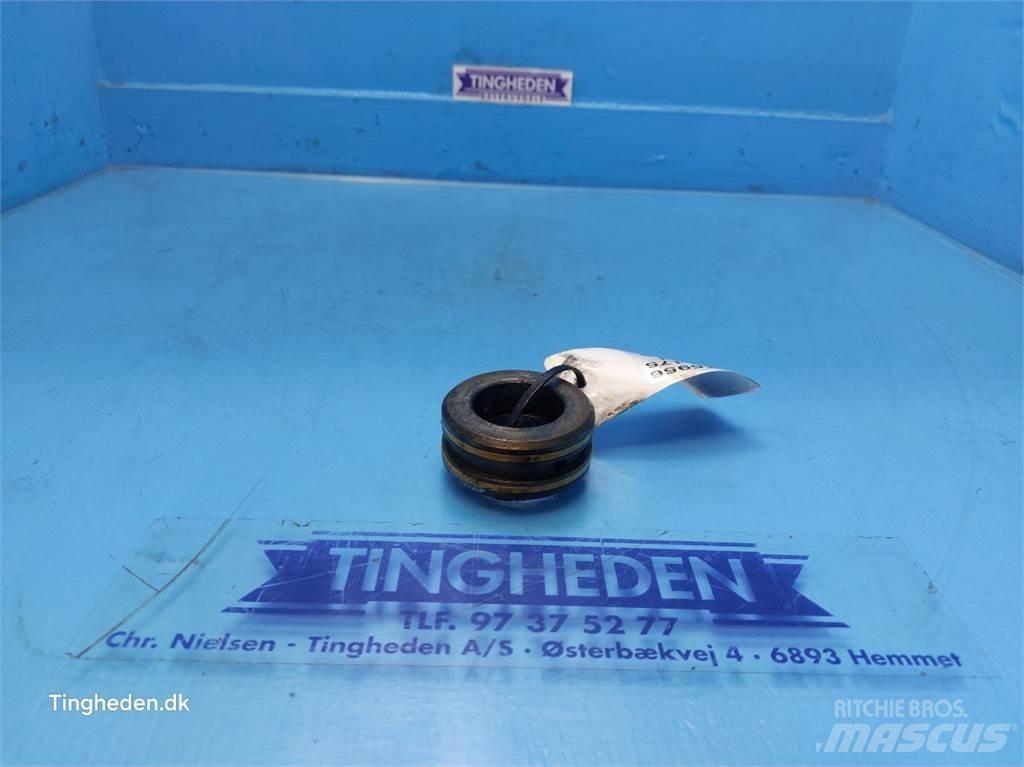 New Holland T6 Transmission