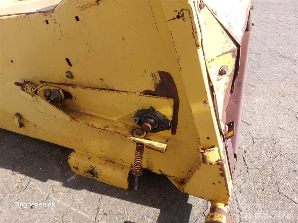 New Holland TF46 Combine Attachments