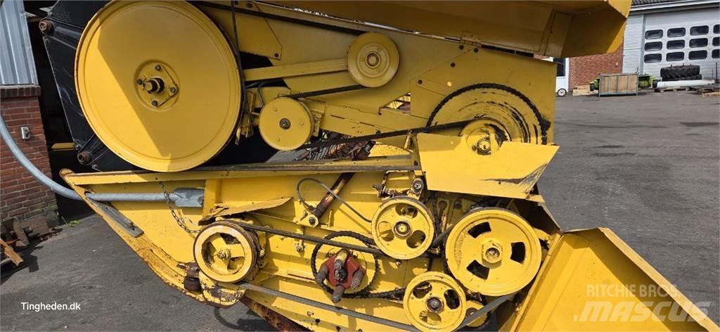 New Holland TX32 Combine Attachments