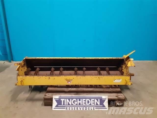 New Holland TX36 Combine Attachments