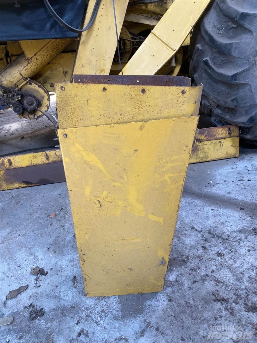 New Holland TX68 Combine Attachments