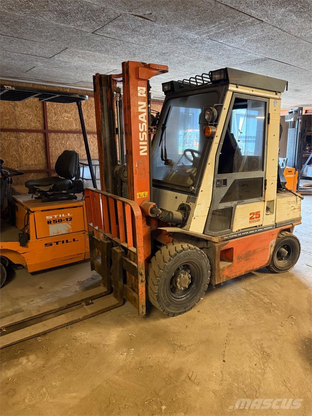 Nissan FG25 LPG trucks