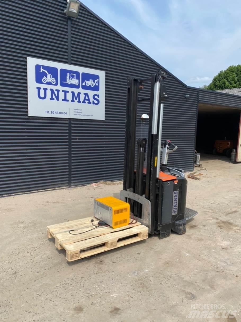 Rocla SP16 Manual Pallet Stacker