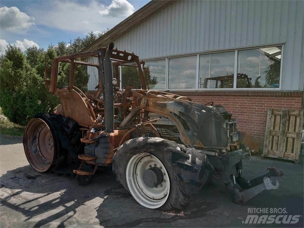 Valtra T213 Tractors