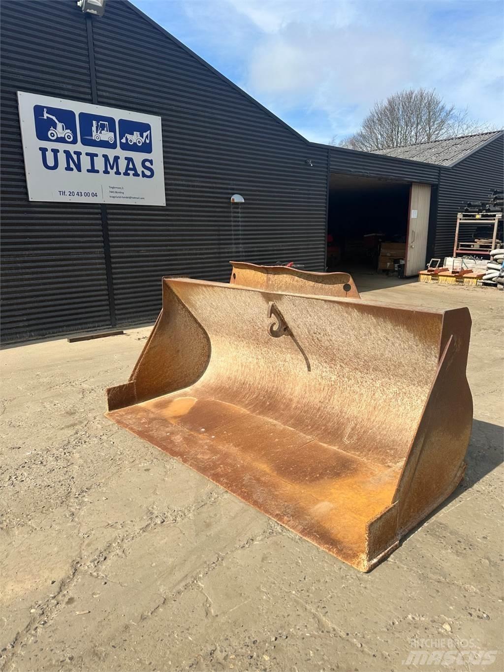 Volvo 2500mm Blades