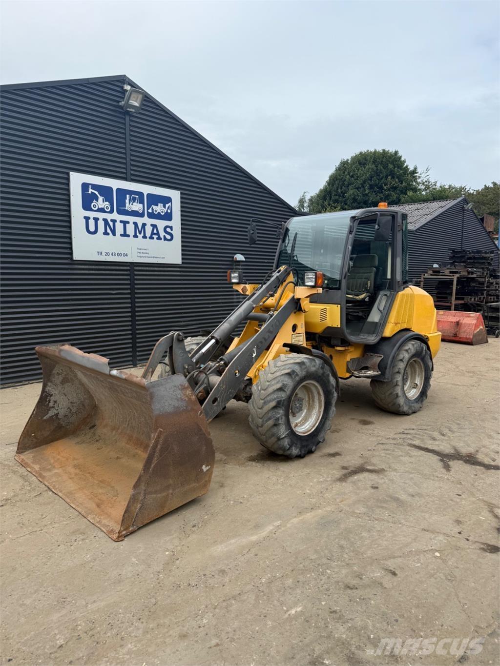 Volvo L25B Wheel Loaders