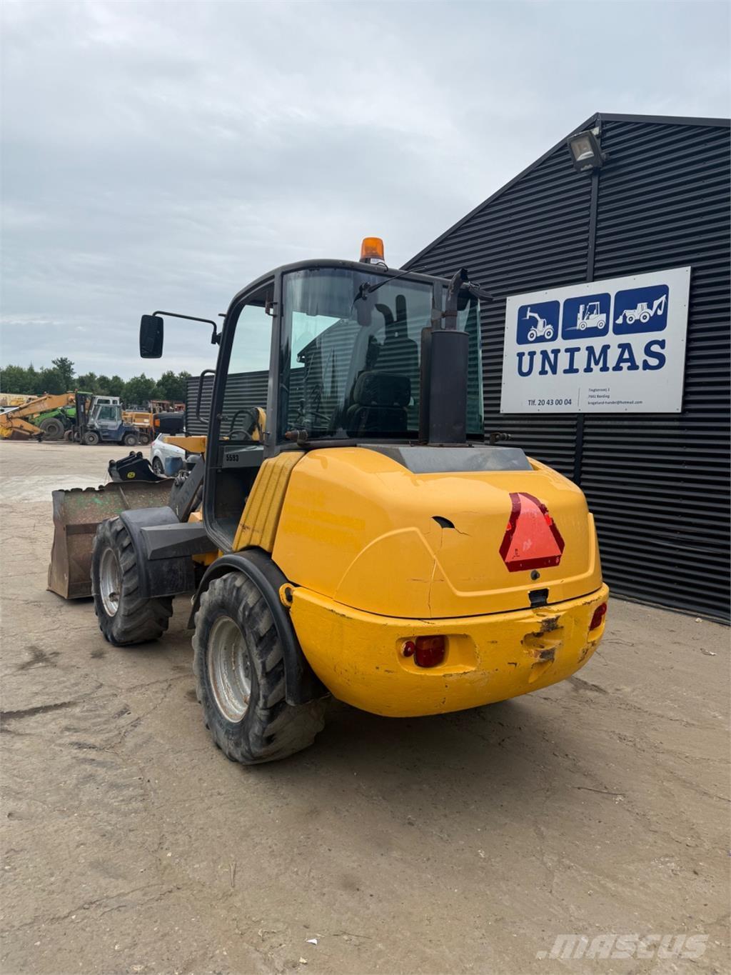 Volvo L25B Wheel Loaders