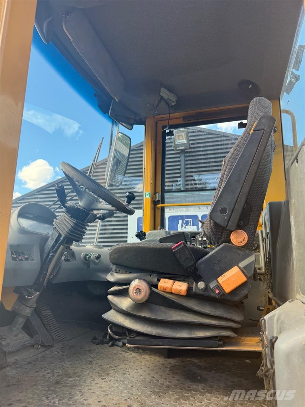 Volvo L90E Wheel Loaders