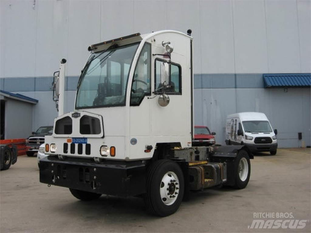 Autocar ACTT42 Shunt Trucks