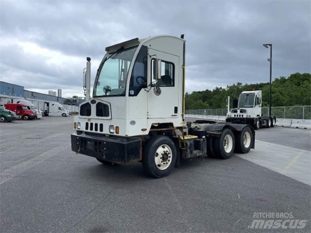 Autocar ACTT42 Shunt Trucks