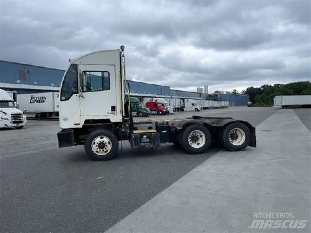 Autocar ACTT42 Shunt Trucks