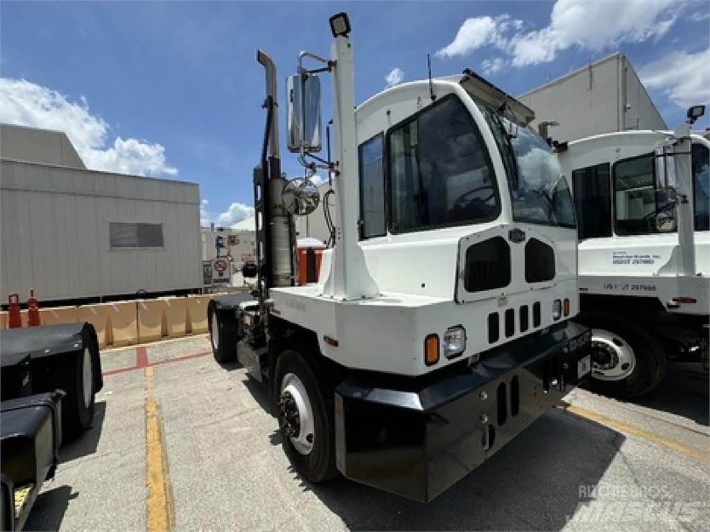 Autocar ACTT42 Shunt Trucks