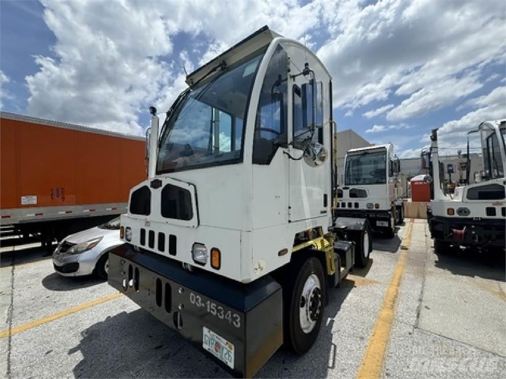 Autocar ACTT42 Shunt Trucks