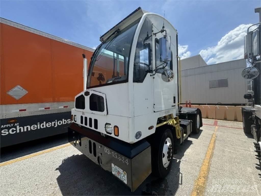 Autocar ACTT42 Shunt Trucks
