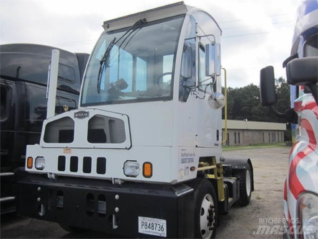 Autocar ACTT42 Shunt Trucks