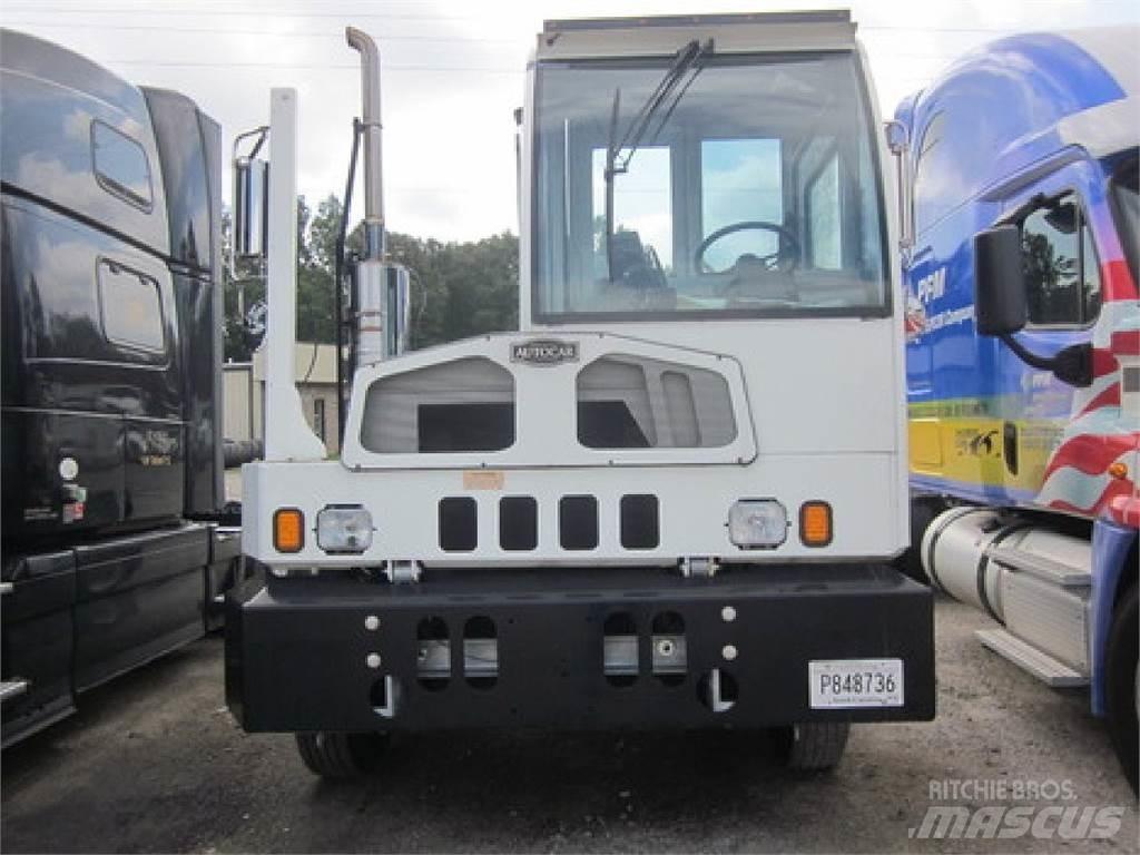 Autocar ACTT42 Shunt Trucks