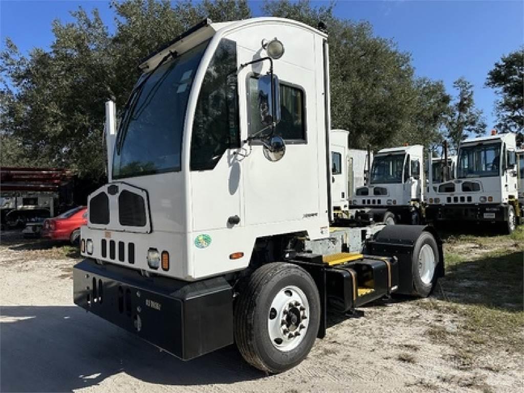 Autocar ACTT42 Shunt Trucks
