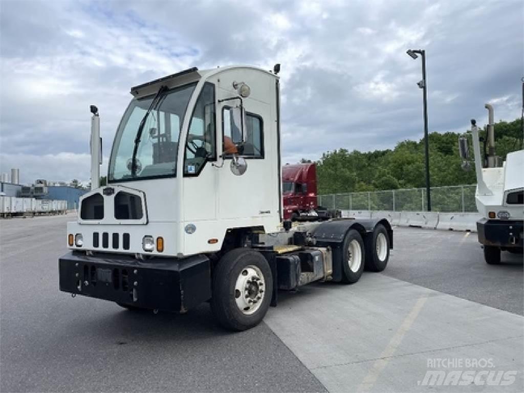 Autocar ACTT64 Shunt Trucks