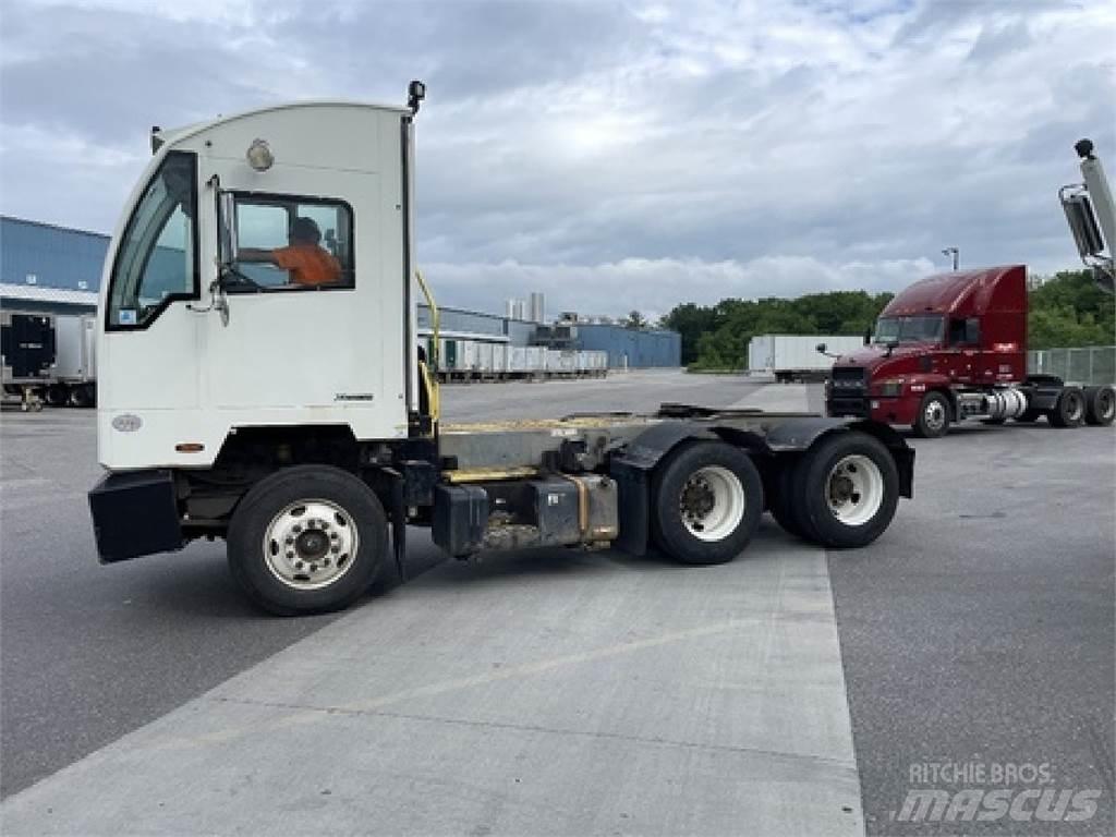 Autocar ACTT64 Shunt Trucks
