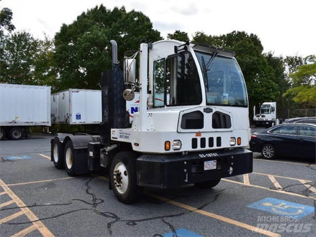 Autocar ACTT64 Shunt Trucks