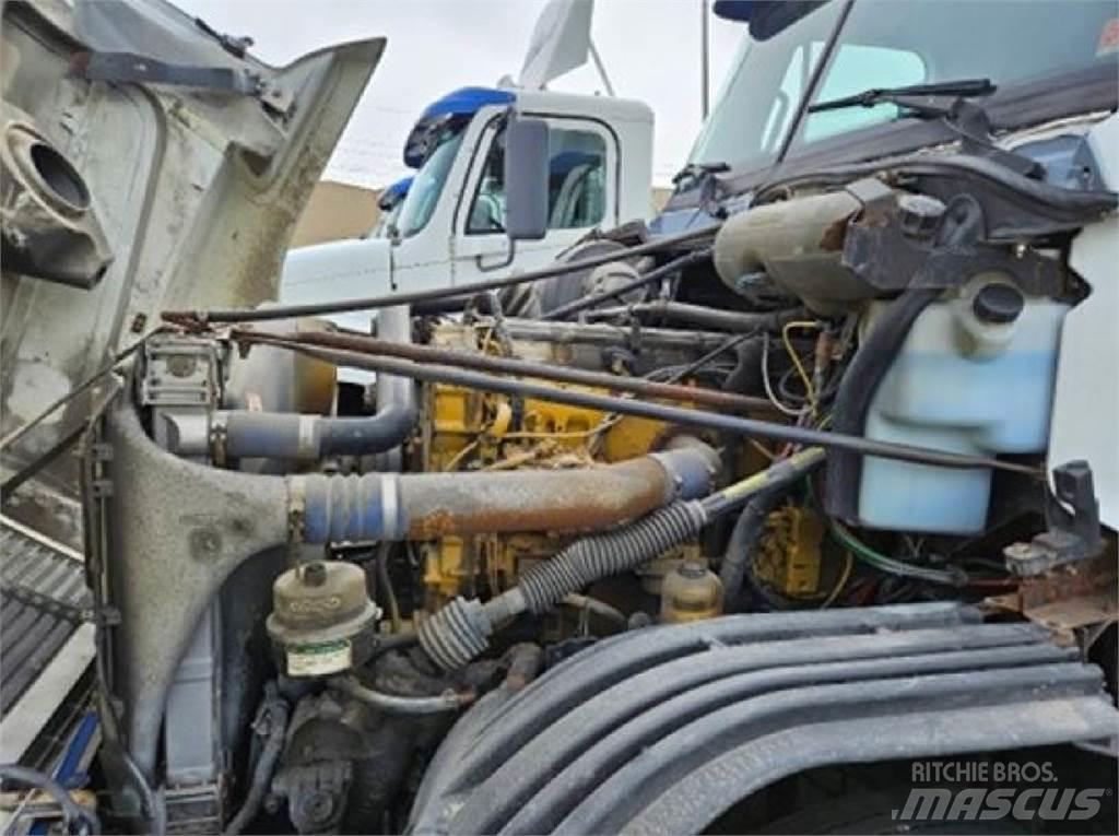 Freightliner C120 Conventional Trucks / Tractor Trucks